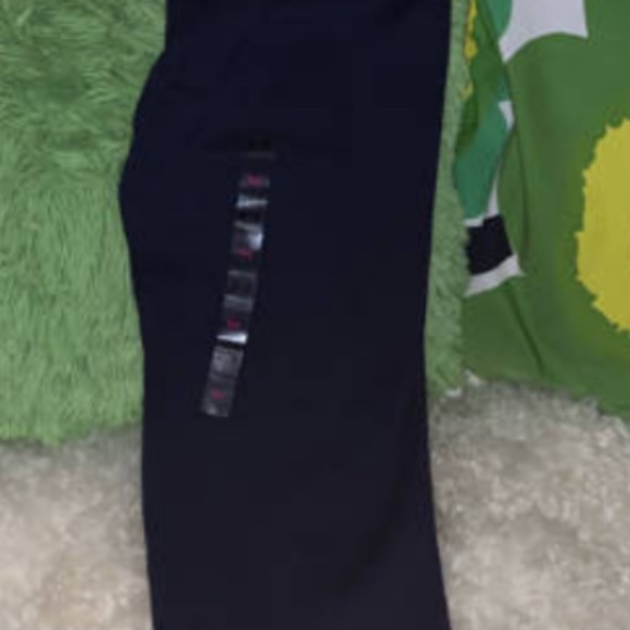 Secret PINK sweats size S - Picture 6 of 8